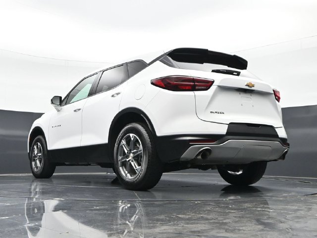 Used 2025 Chevrolet Blazer LT FWD image 45