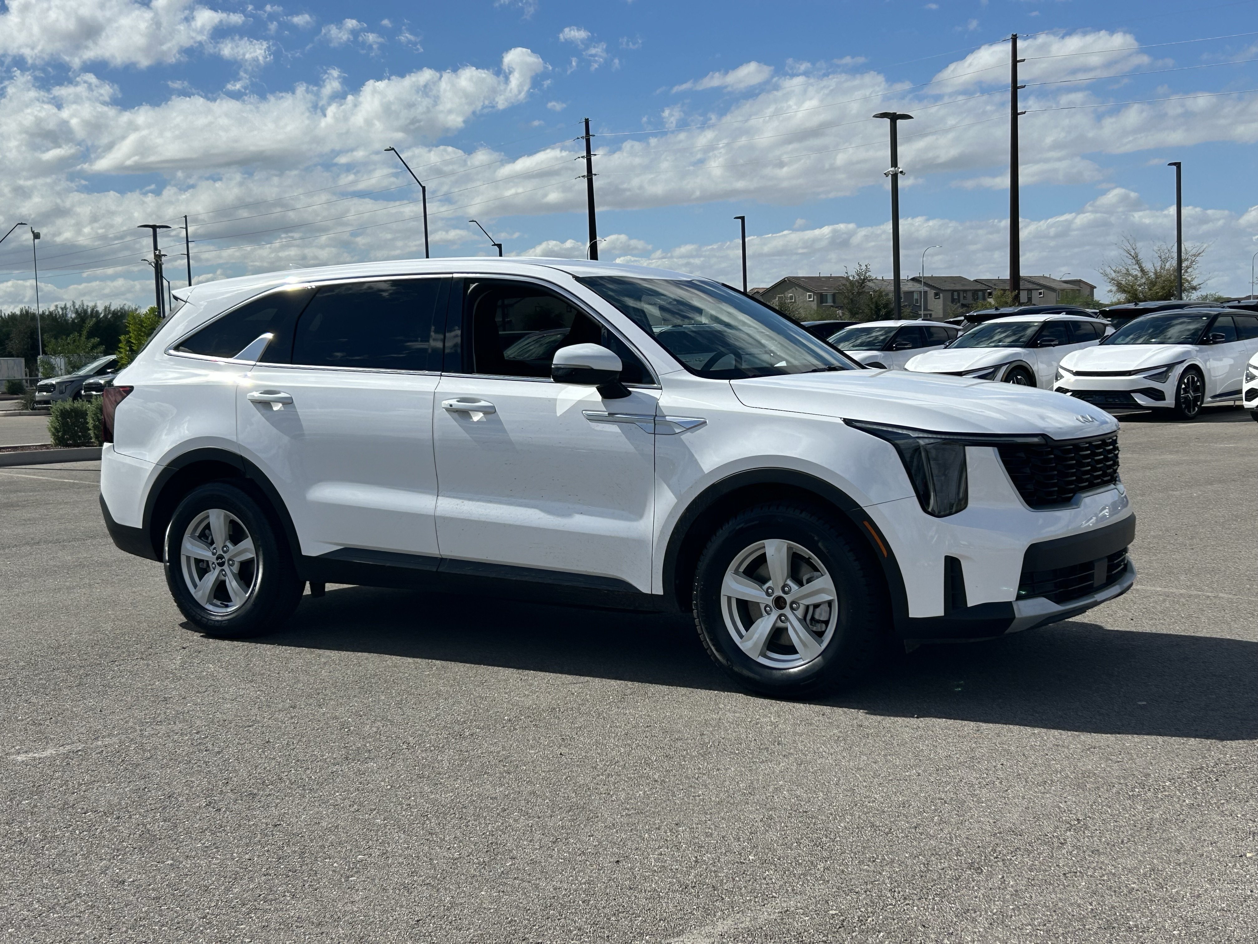 Certified 2025 Kia Sorento LX FWD image 7