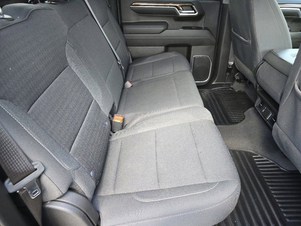 Used 2023 Chevrolet Silverado 1500 LT AWD/4WD image 26