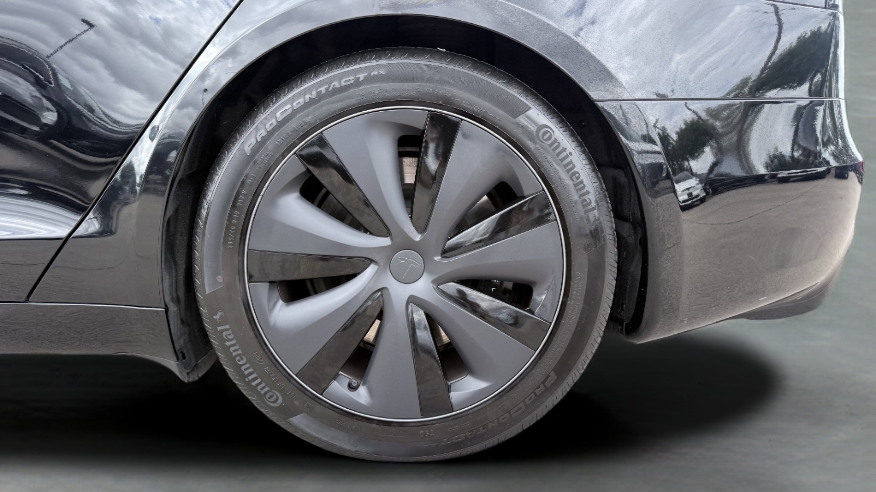 Used 2023 Tesla Model S AWD/4WD image 13