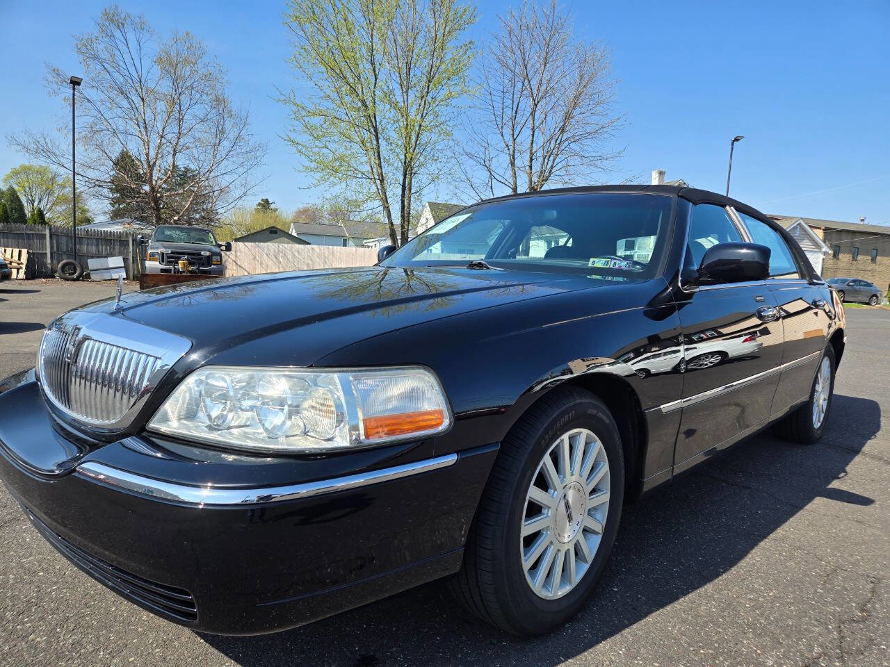 Used 2004 Lincoln Town Car Signature image 10