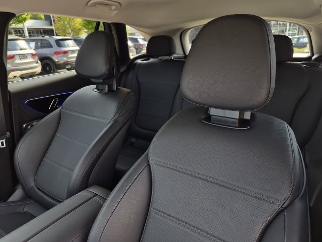 Used 2025 Mercedes-Benz GLC 350e 4MATIC image 18