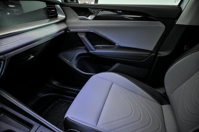 New 2026 Volkswagen Tiguan SE AWD/4WD image 17