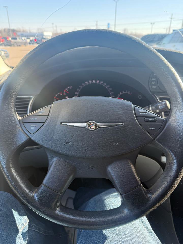 Used 2008 Chrysler Pacifica LX image 18