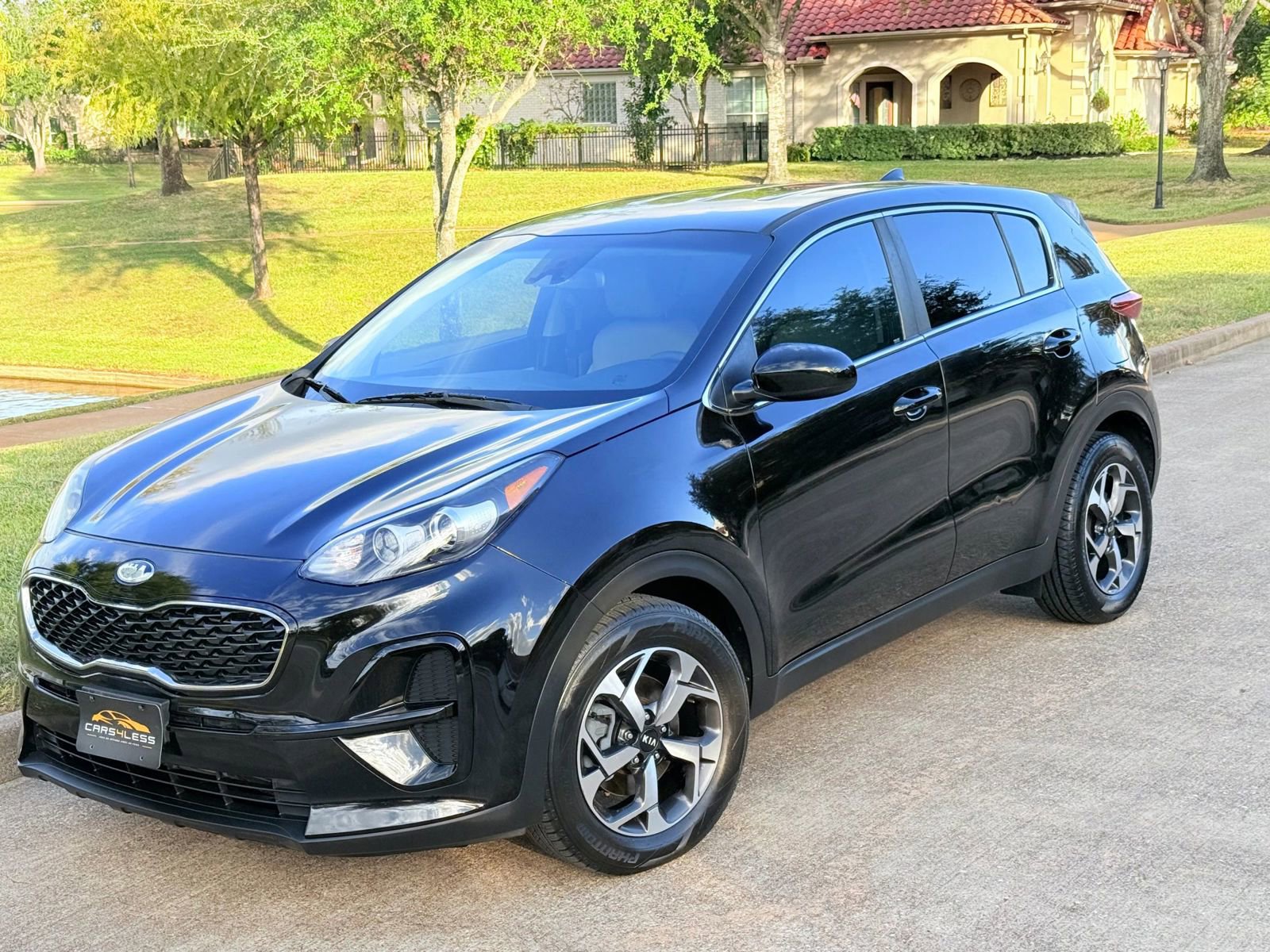 Used 2020 Kia Sportage LX image 1