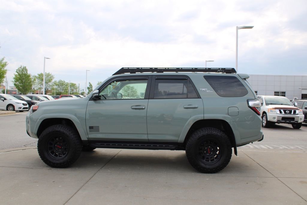 Used 2022 Toyota 4Runner TRD Off-Road Premium w/ Moonroof Package AWD/4WD image 4