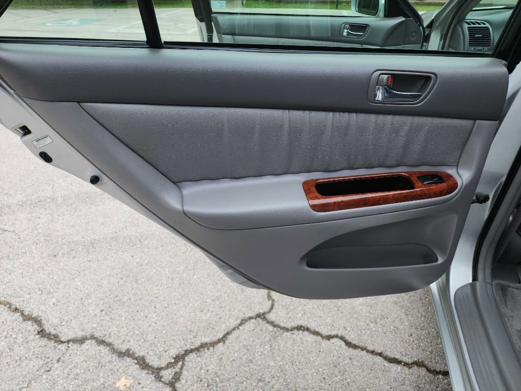 Used 2002 Toyota Camry LE FWD image 23