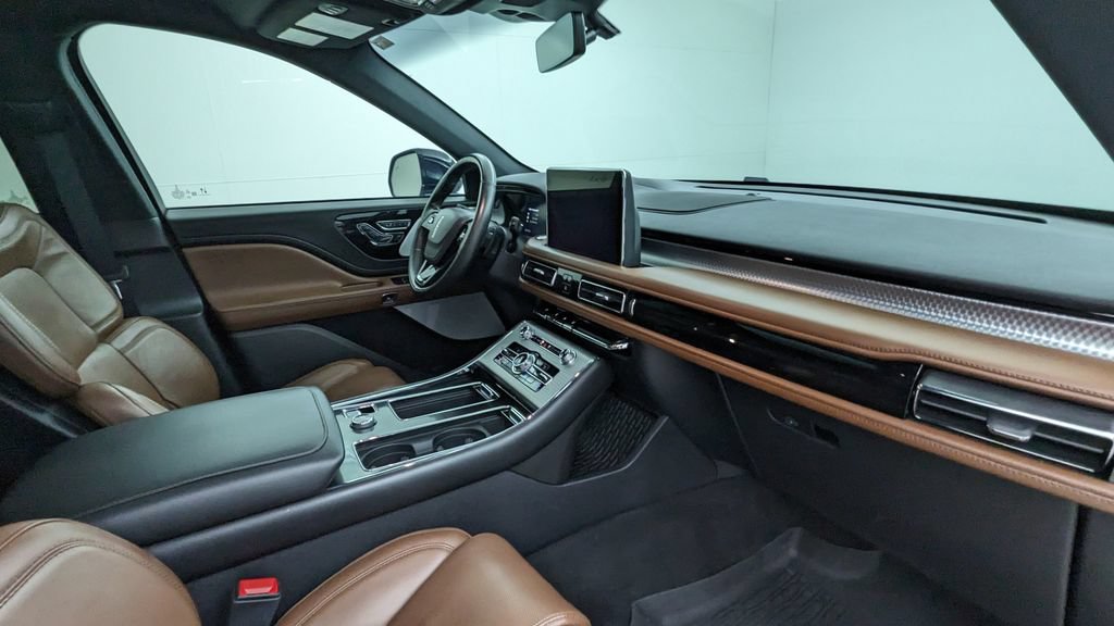 Used 2023 Lincoln Aviator Grand Touring w/ Equipment Group 301A AWD/4WD image 45