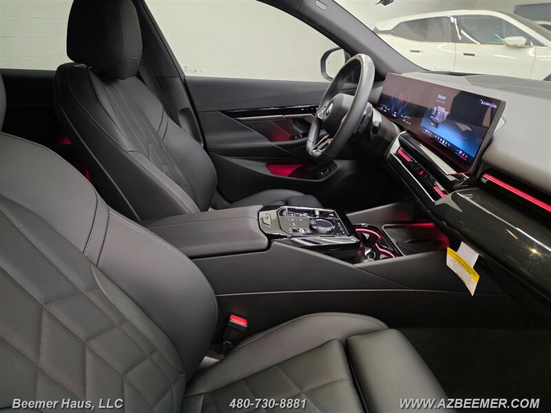 Used 2026 BMW 530i w/ M Sport Package RWD image 27