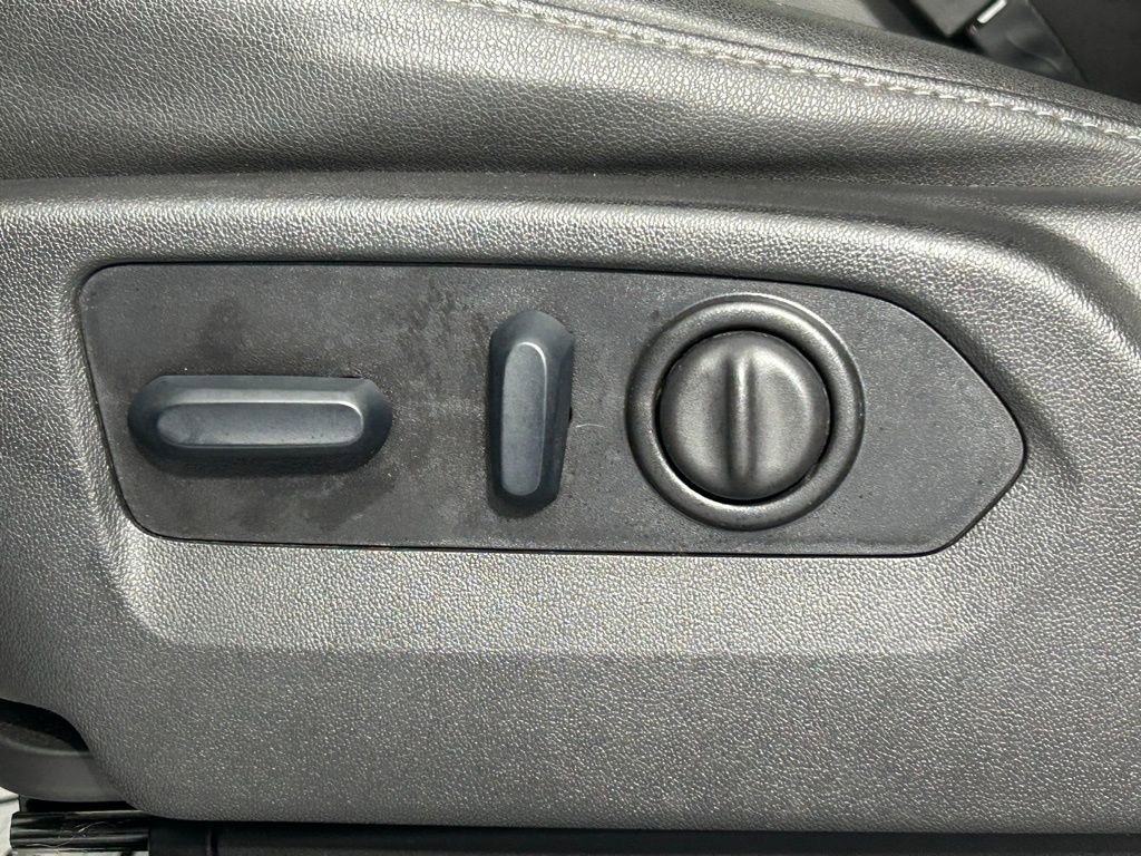 Used 2023 Chevrolet Silverado 2500 LTZ w/ LTZ Convenience Package image 31