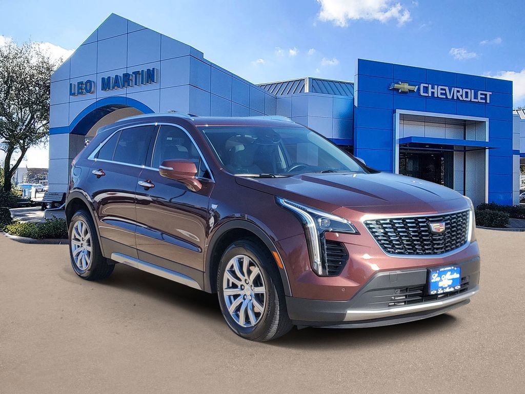 Used 2023 Cadillac XT4 Premium Luxury w/ Technology Package image 3