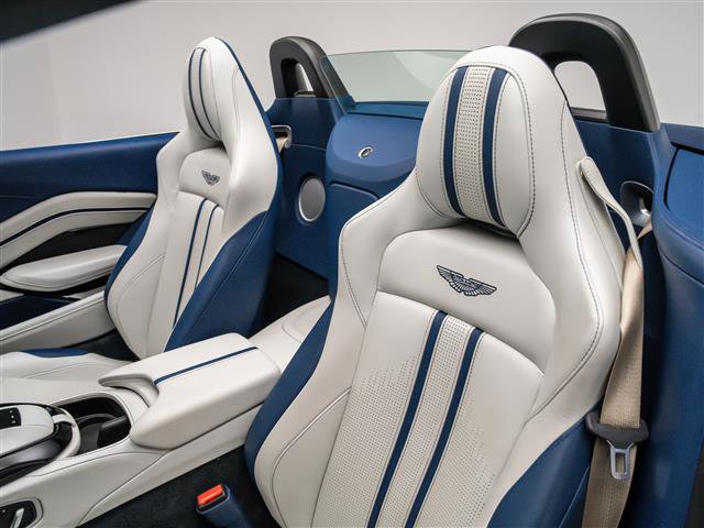 Used 2023 Aston Martin V8 Vantage Roadster image 12