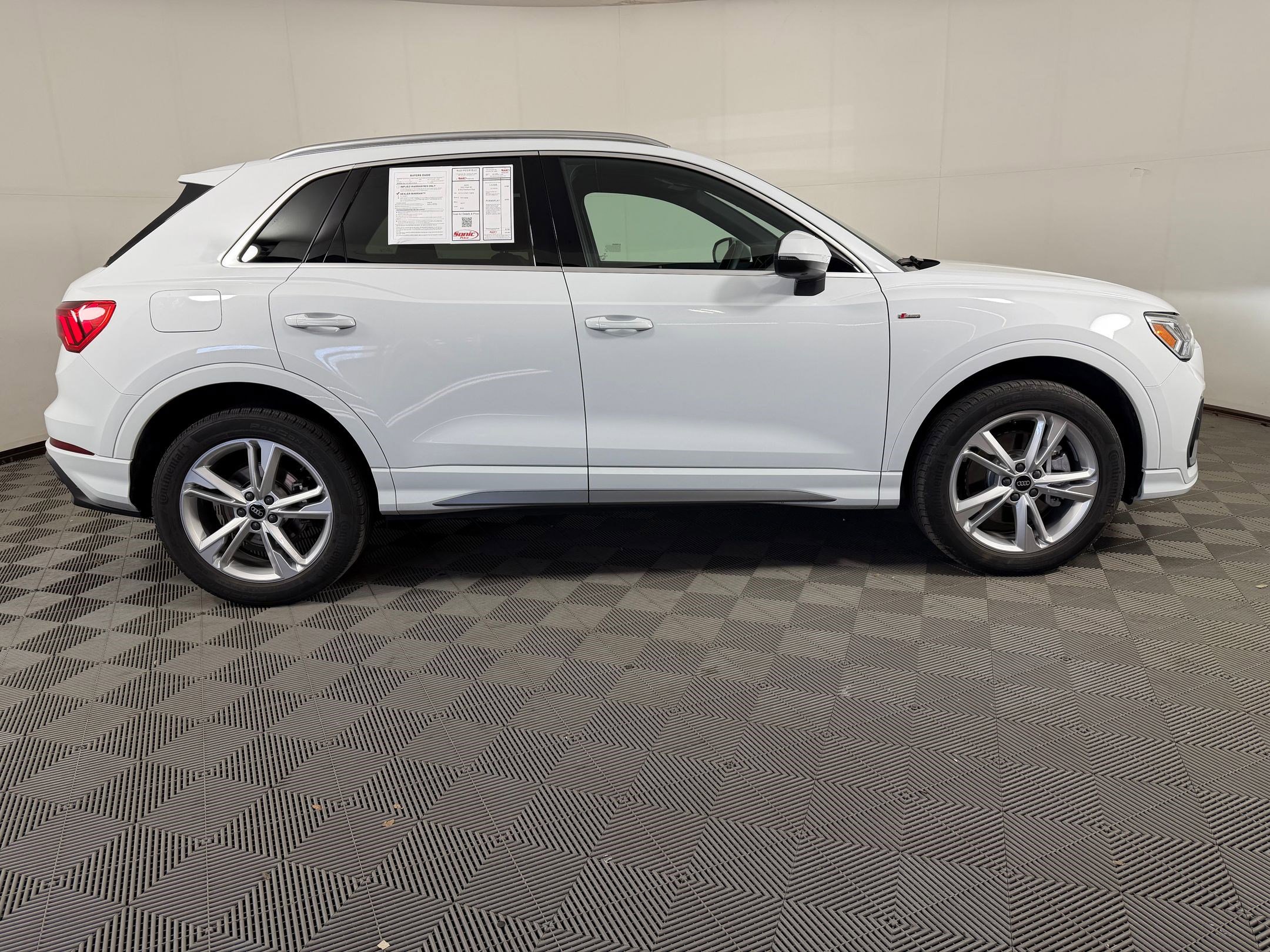 Certified 2023 Audi Q3 2.0T Premium Plus w/ Premium Plus Package AWD/4WD image 8