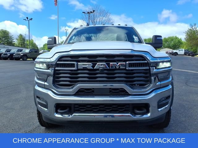 New 2026 RAM 5500 4x4 Regular Cab image 2
