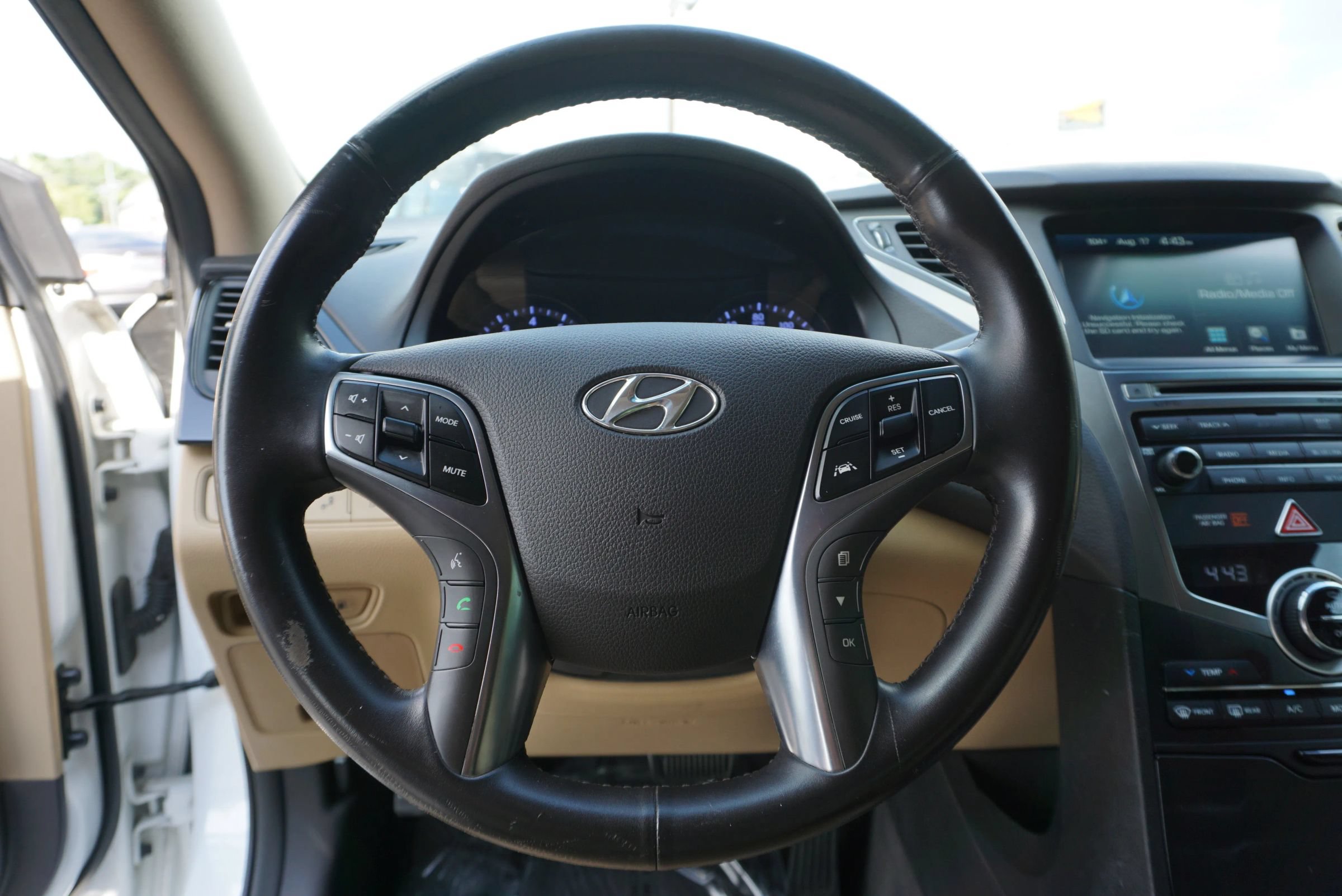 Used 2015 Hyundai Azera Limited FWD image 31