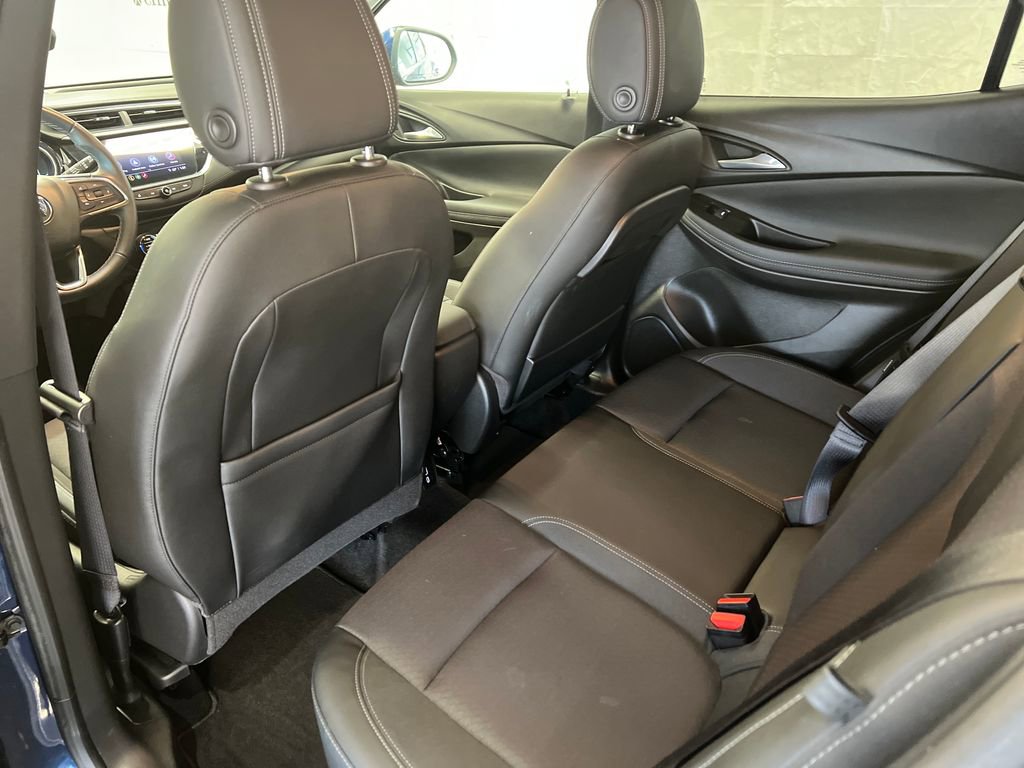 Used 2022 Buick Encore GX Select AWD/4WD image 36
