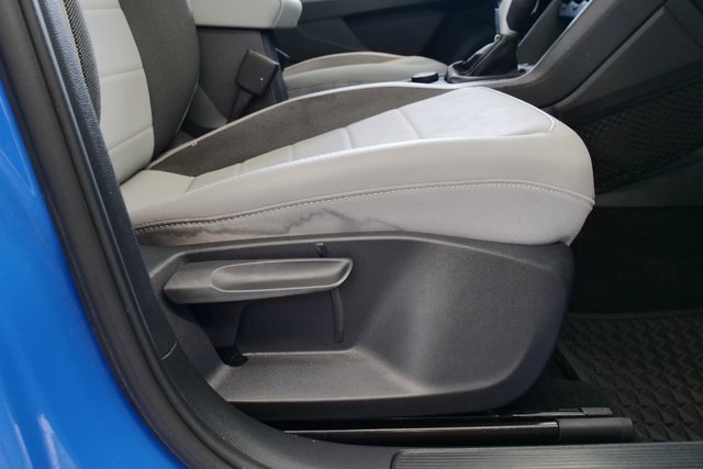 Used 2022 Volkswagen Taos SE w/ Panoramic Sunroof Package image 16