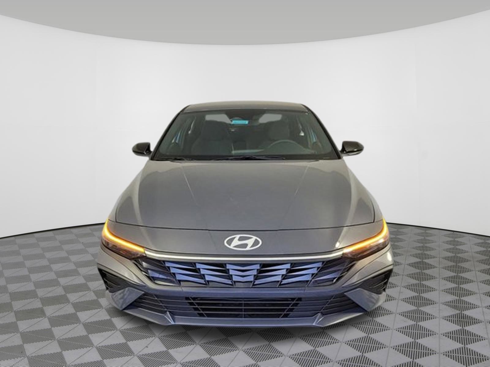 Certified 2025 Hyundai Elantra Sport image 41