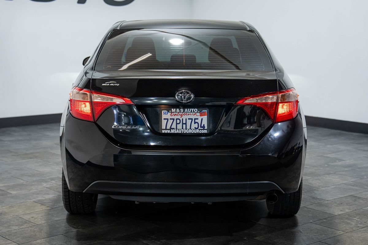 Used 2018 Toyota Corolla LE FWD image 3