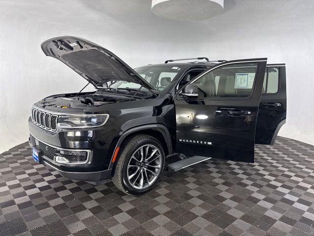 Used 2022 Jeep Wagoneer Series III w/ Premium Group I image 13