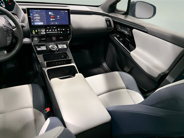 Certified 2023 Subaru Solterra AWD image 30