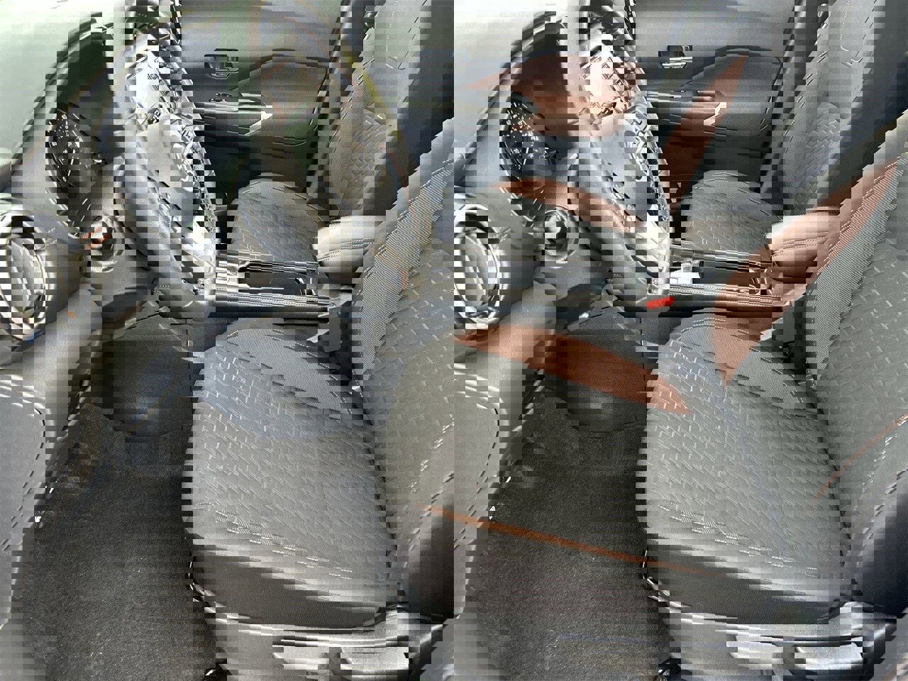 Used 2023 Nissan Kicks SR image 15