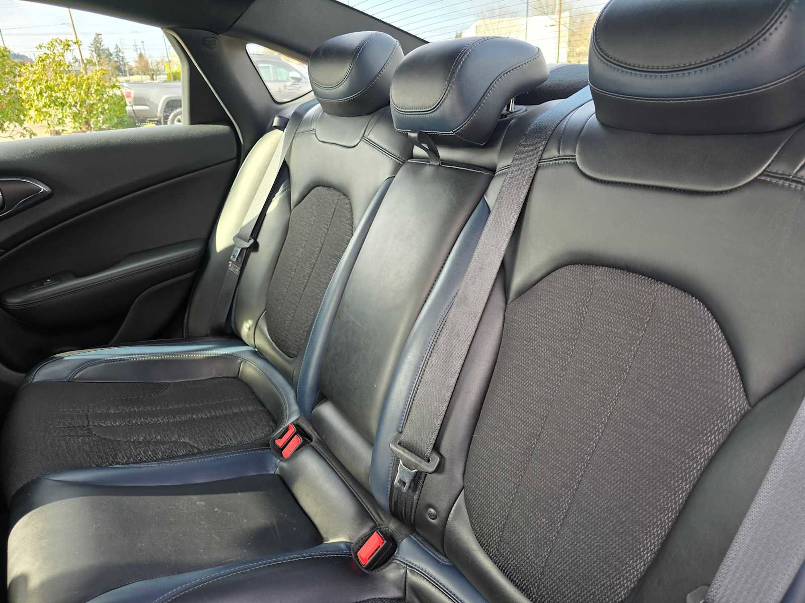 Used 2016 Chrysler 200 S FWD image 18