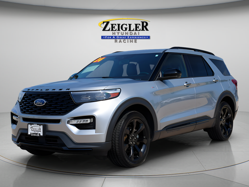 Used 2024 Ford Explorer ST-Line w/ Class IV Trailer Tow Package AWD/4WD image 3