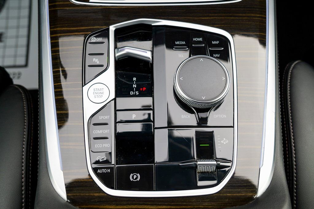 Used 2024 BMW X7 xDrive40i image 54