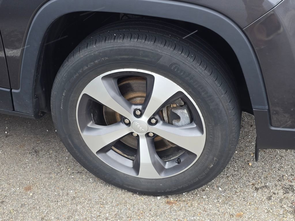 Used 2022 Jeep Cherokee Limited image 5