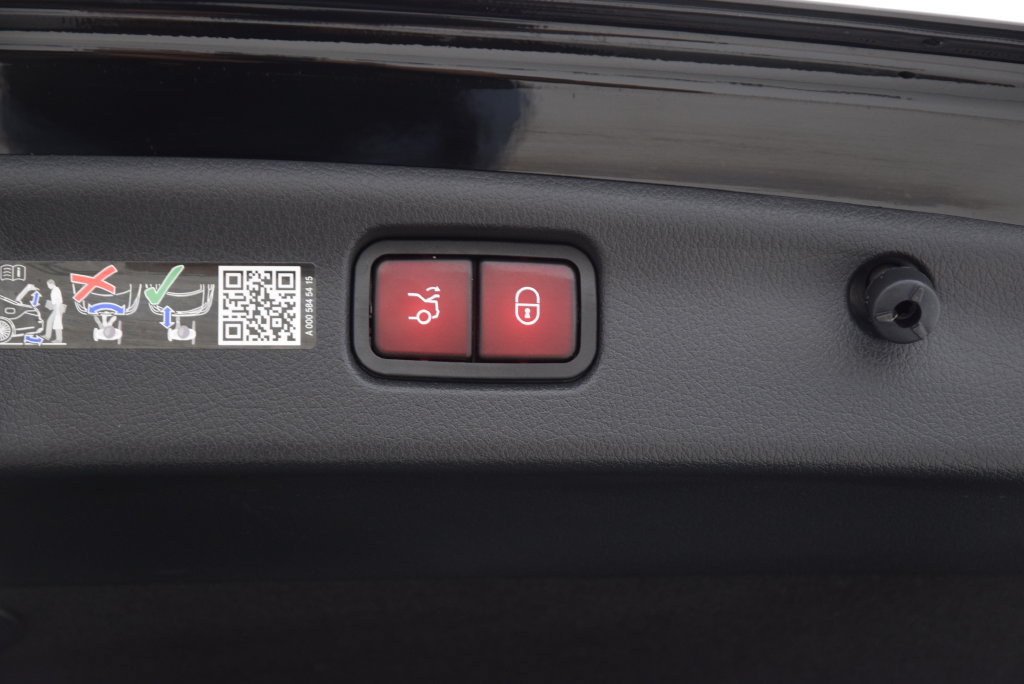 Certified 2026 Mercedes-Benz C 300 Sedan image 31