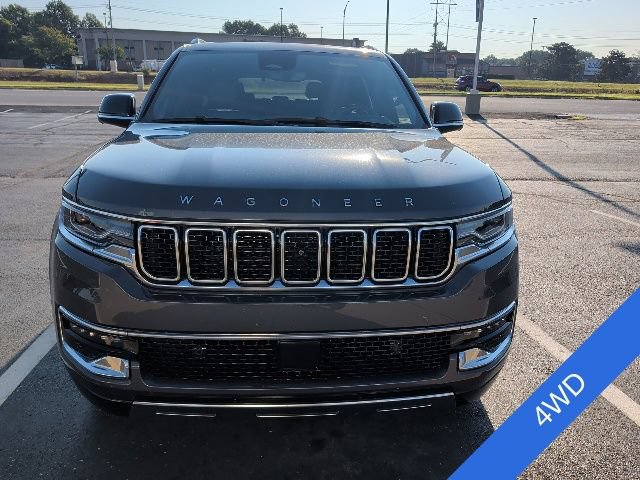 Used 2024 Jeep Wagoneer Series III w/ Premium Group I AWD/4WD image 2