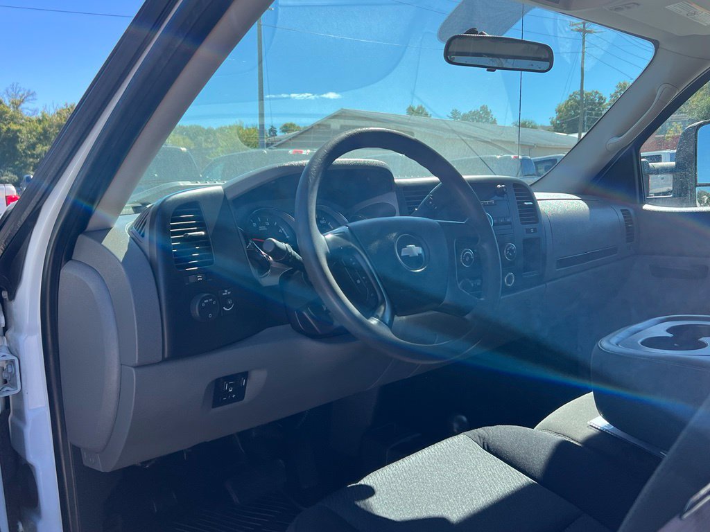Used 2011 Chevrolet Silverado 2500 W/T AWD/4WD image 12