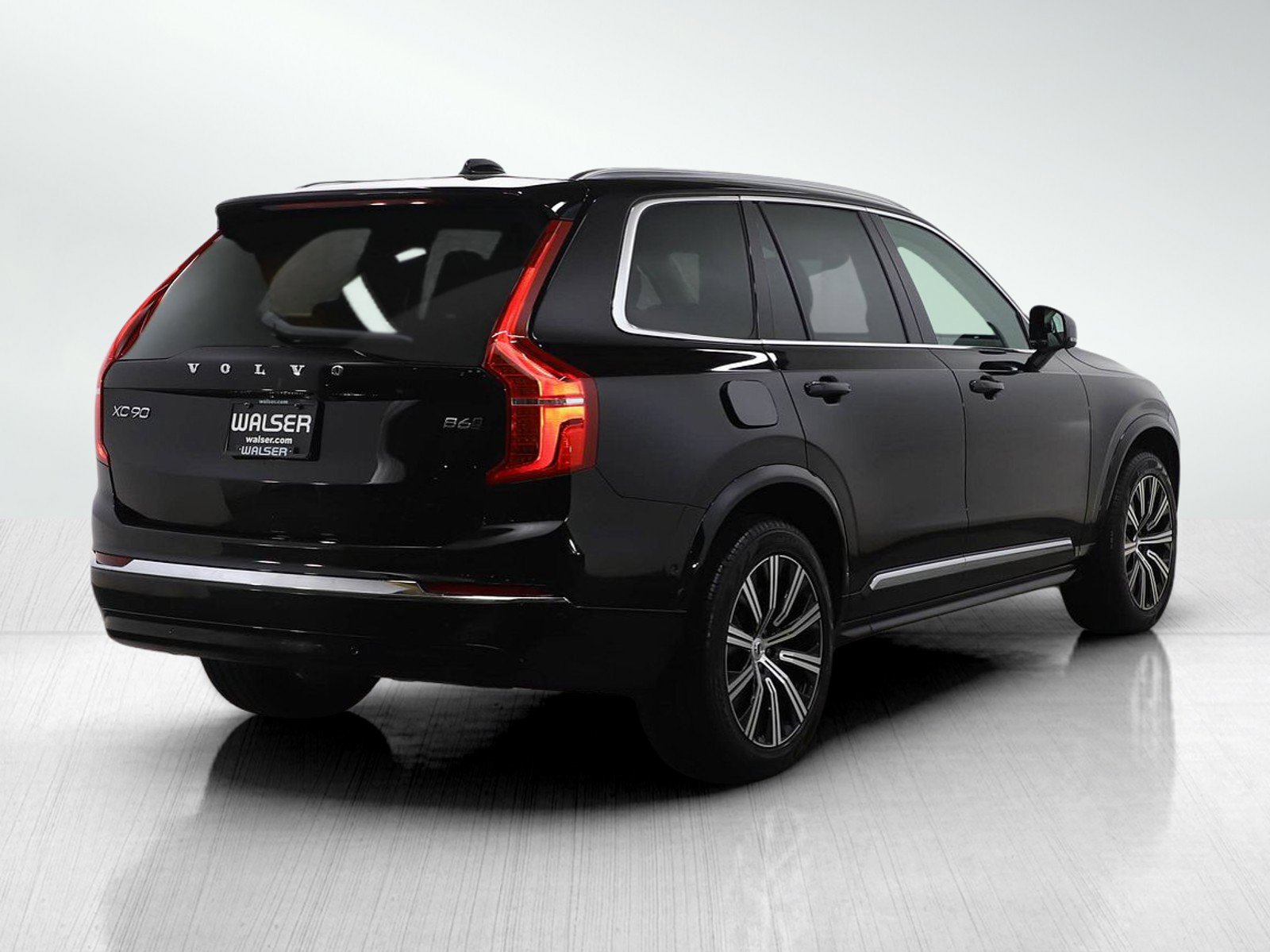 Used 2025 Volvo XC90 B6 Plus image 5