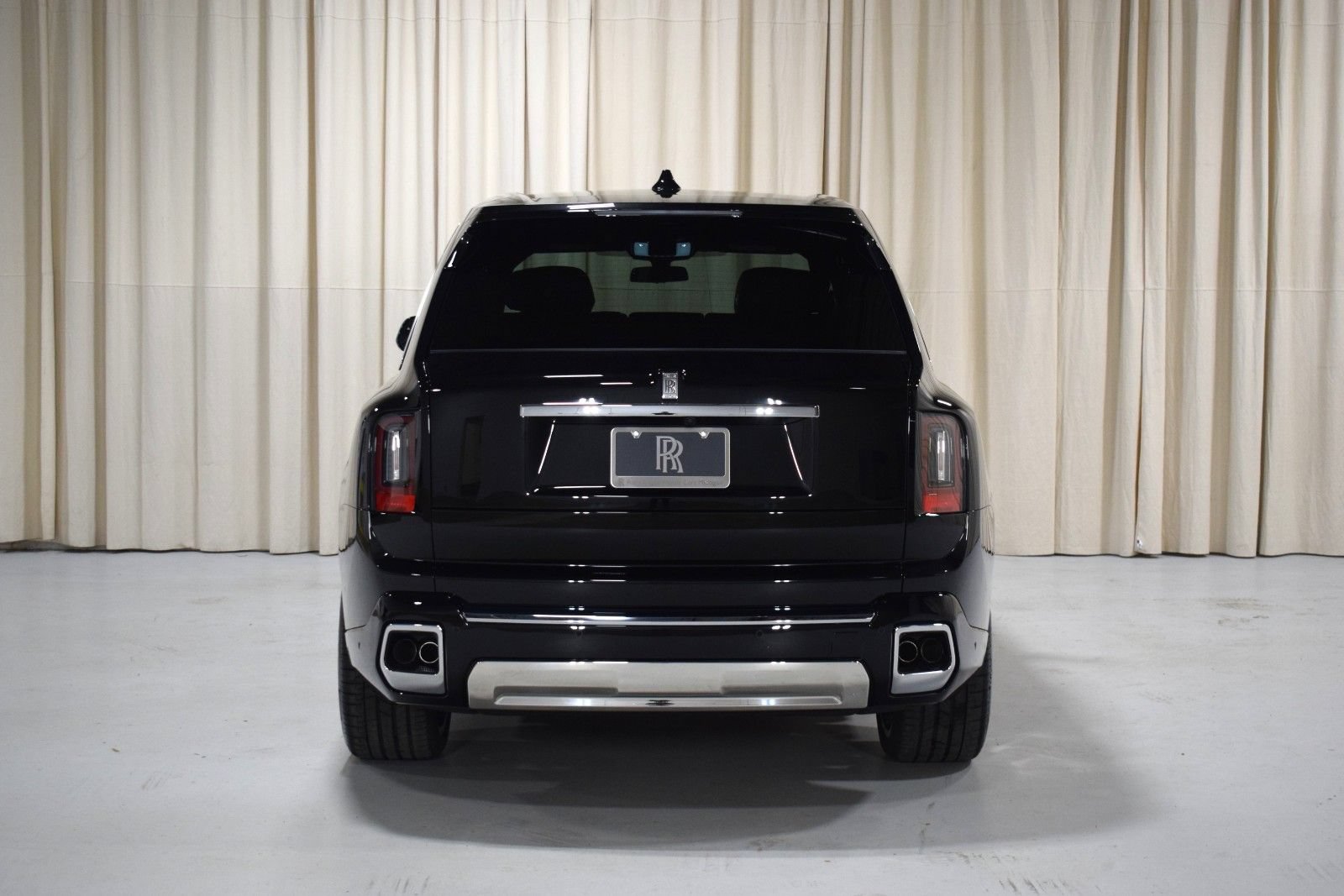 New 2026 Rolls-Royce Cullinan AWD/4WD image 11