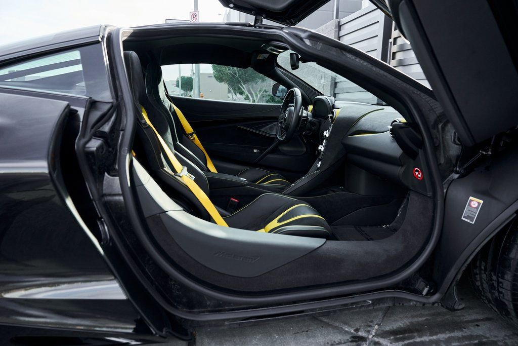 Used 2021 McLaren 720S RWD image 33