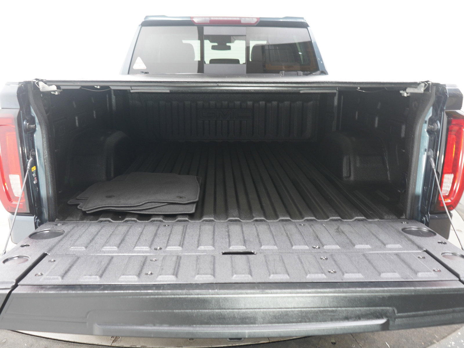 Used 2020 GMC Sierra 1500 SLT w/ SLT Premium Plus Package image 18