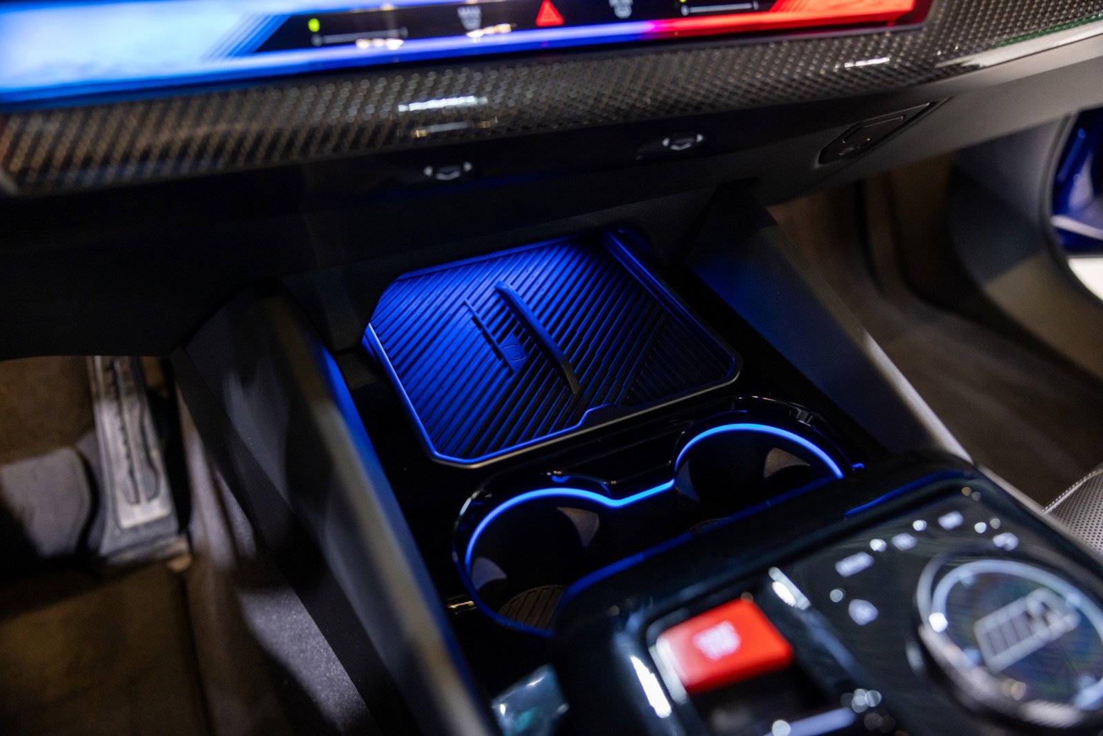 Used 2025 BMW M5 w/ Executive Package image 44