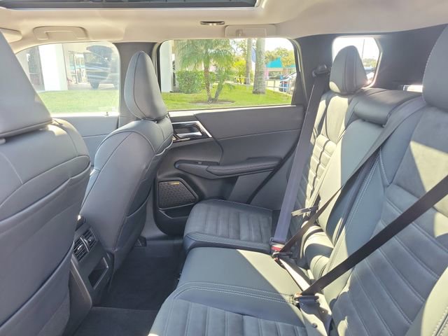 New 2026 Mitsubishi Outlander SE FWD image 14