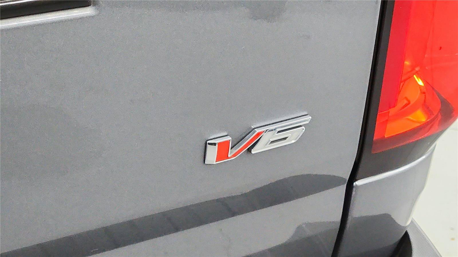 Used 2021 Chevrolet Colorado Z71 AWD/4WD image 17