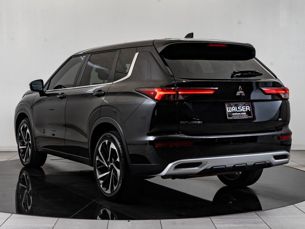 Used 2024 Mitsubishi Outlander SE image 6