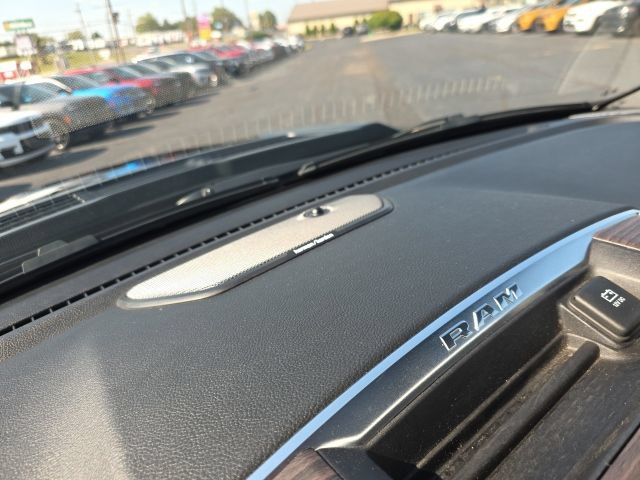 Used 2025 RAM 1500 Laramie w/ Advanced Safety Group II AWD/4WD image 21