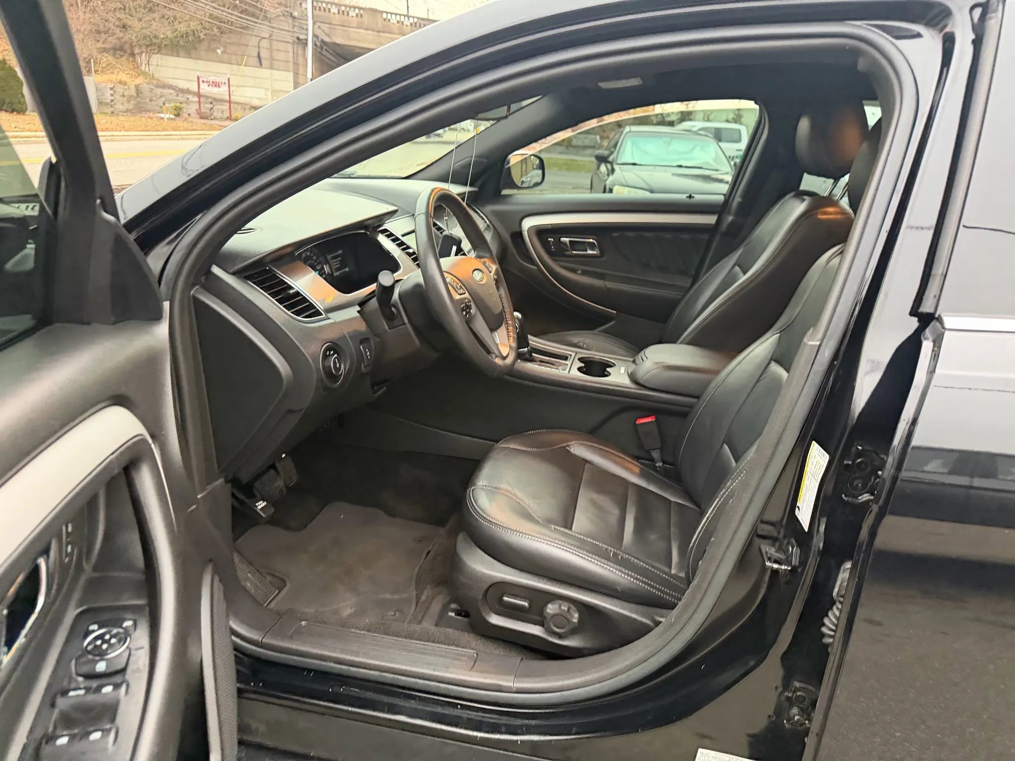 Used 2018 Ford Taurus SEL w/ Equipment Group 201A image 25