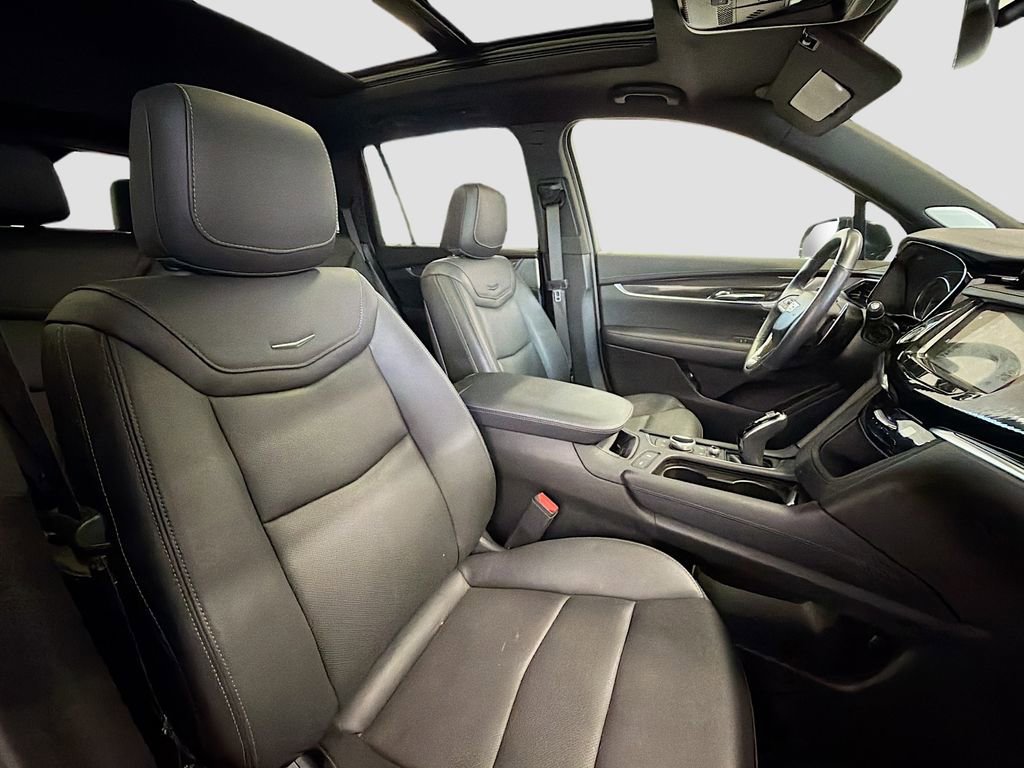 Used 2025 Cadillac XT6 Sport image 30