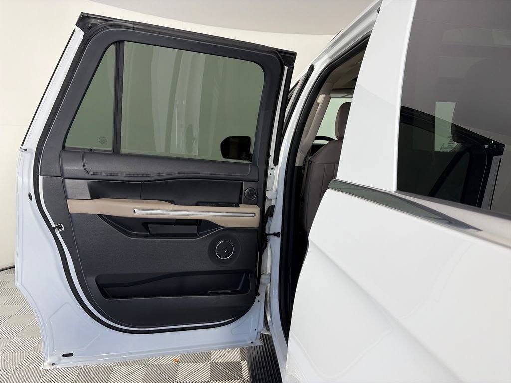 Used 2024 Ford Expedition Max Limited AWD/4WD image 12