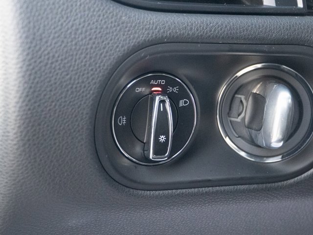 Certified 2025 Porsche Macan S image 29