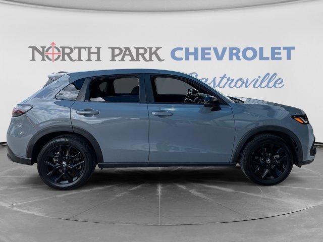 Used 2025 Honda HR-V Sport image 2
