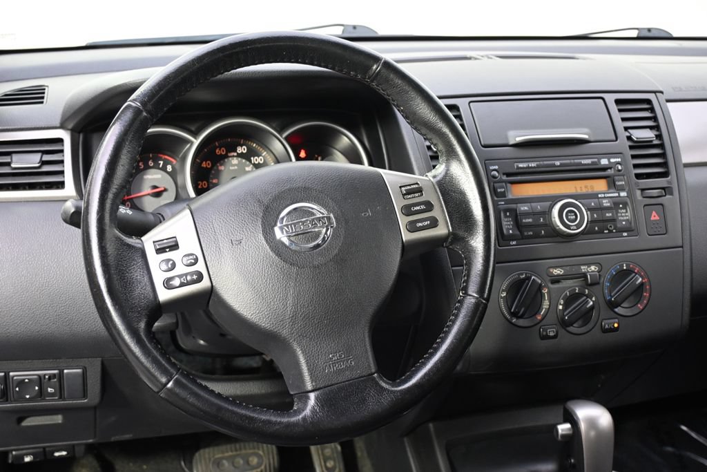 Used 2008 Nissan Versa Hatchback w/ Convenience Pkg FWD image 10