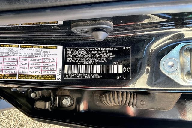 Used 2022 Toyota C-HR XLE image 35