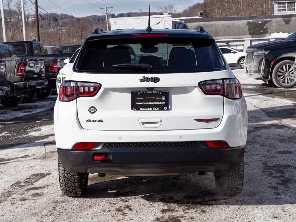 Used 2025 Jeep Compass Trailhawk image 5